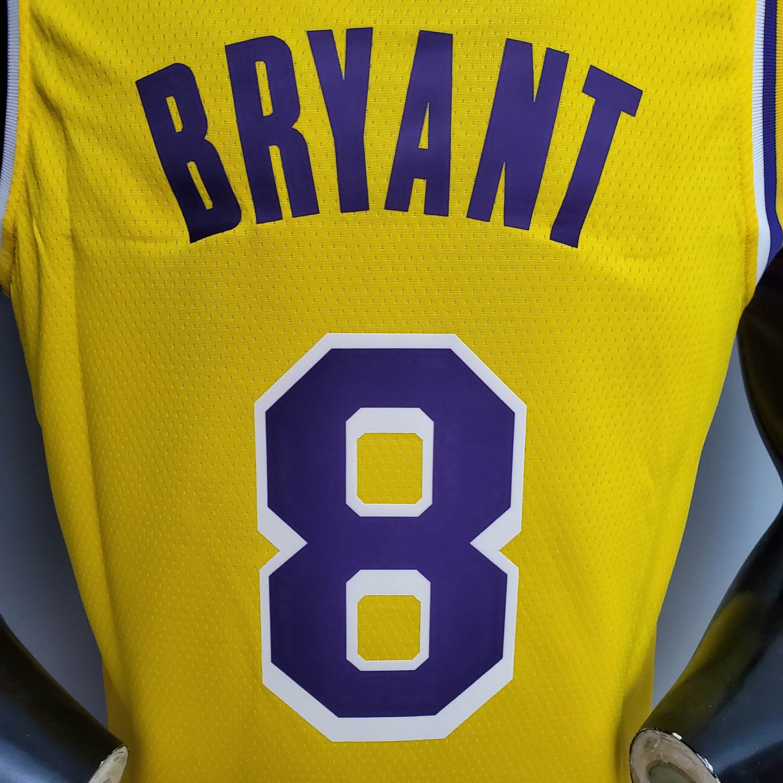 Camiseta Los Angeles Lakers Bryant #8 Round Connect Recognition Yellow - Imagen 3