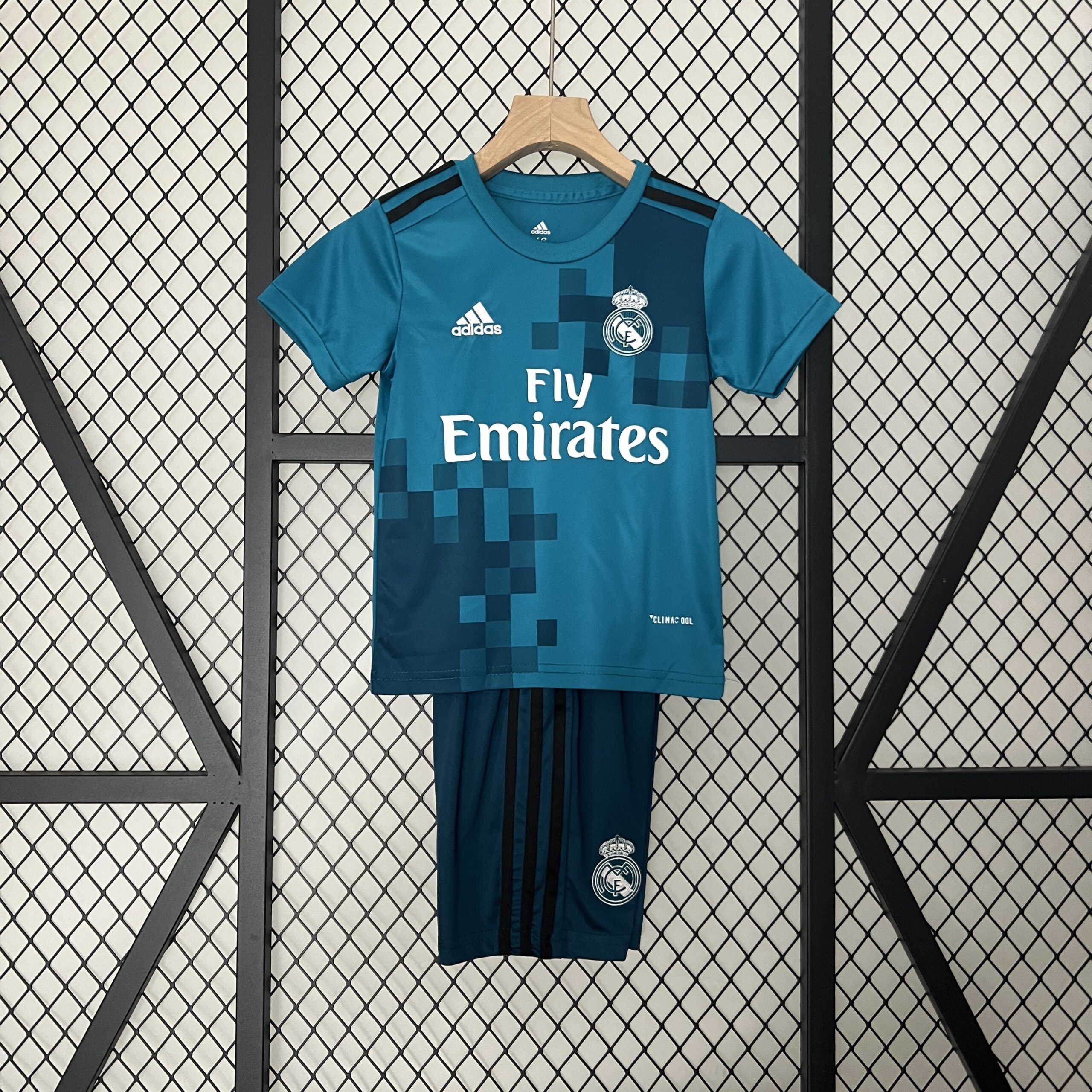 Equipación Niño Real Madrid 17-18 Alternativa