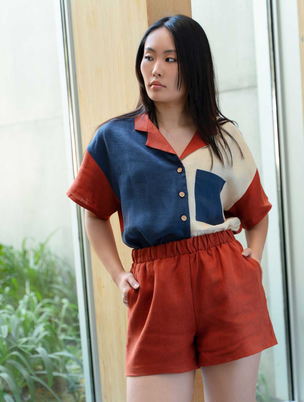 Shorts de lino Vibra color terracota - Imagen 3